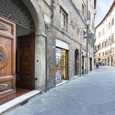 Nonna Pappa Apartment Siena Bagian luar foto